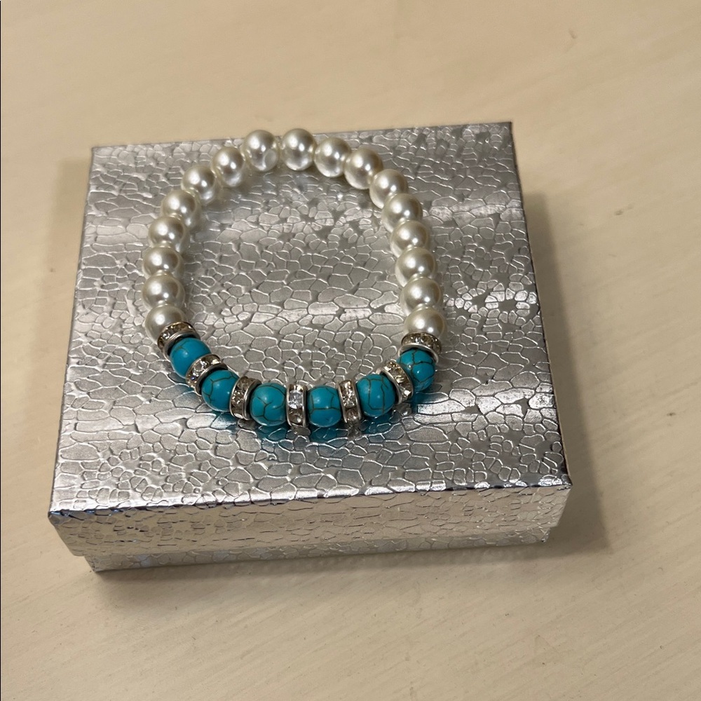 Fashion Pearl & Turquoise Stretch Bracelet - Picture 2 of 2